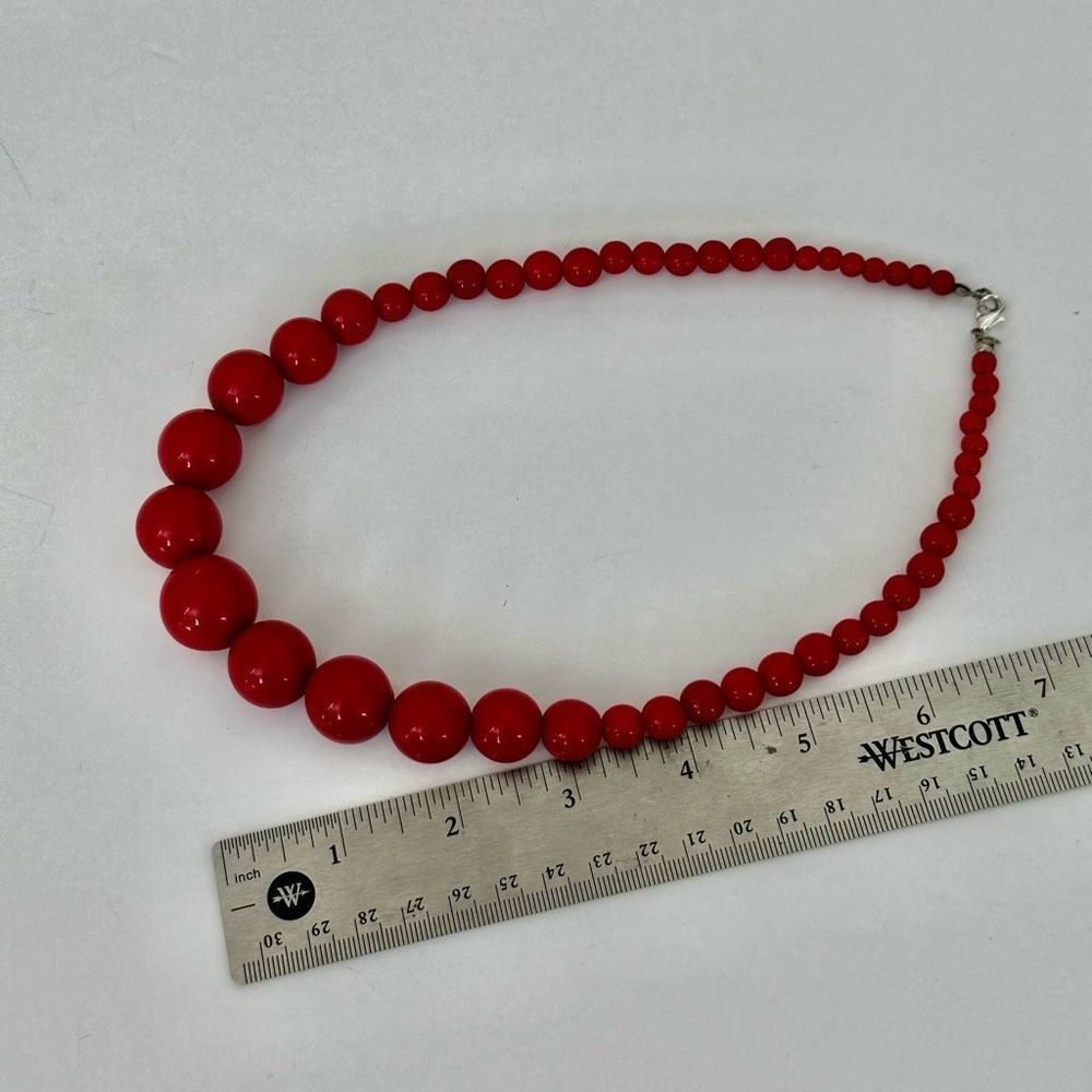 Red graduated beaded necklace - Picture 6 of 6